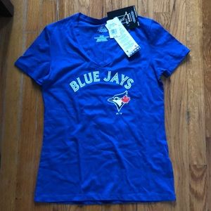 🆕 Blue jays t-shirt, size small, vneck